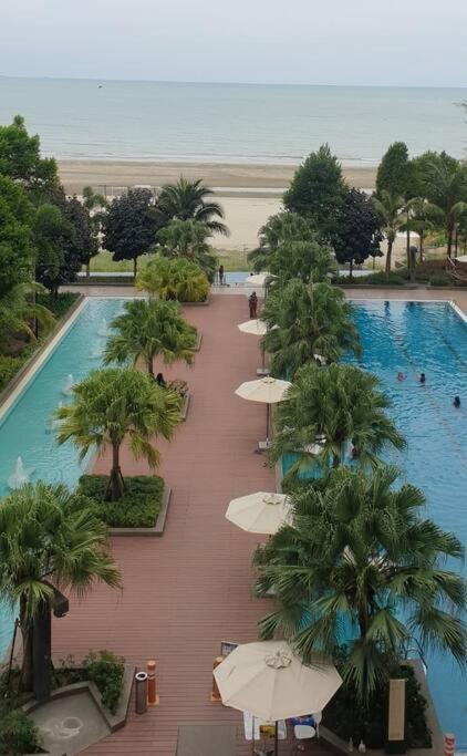 Timurbay Beach Resort Kuantan By Ana Exterior foto